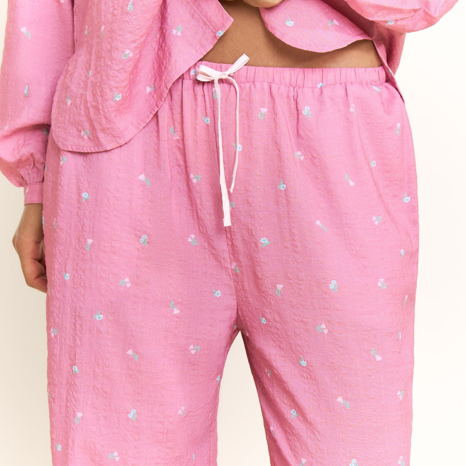Good Life Long Sleeve Pant Set in Rosy Meadow Ditsy - -