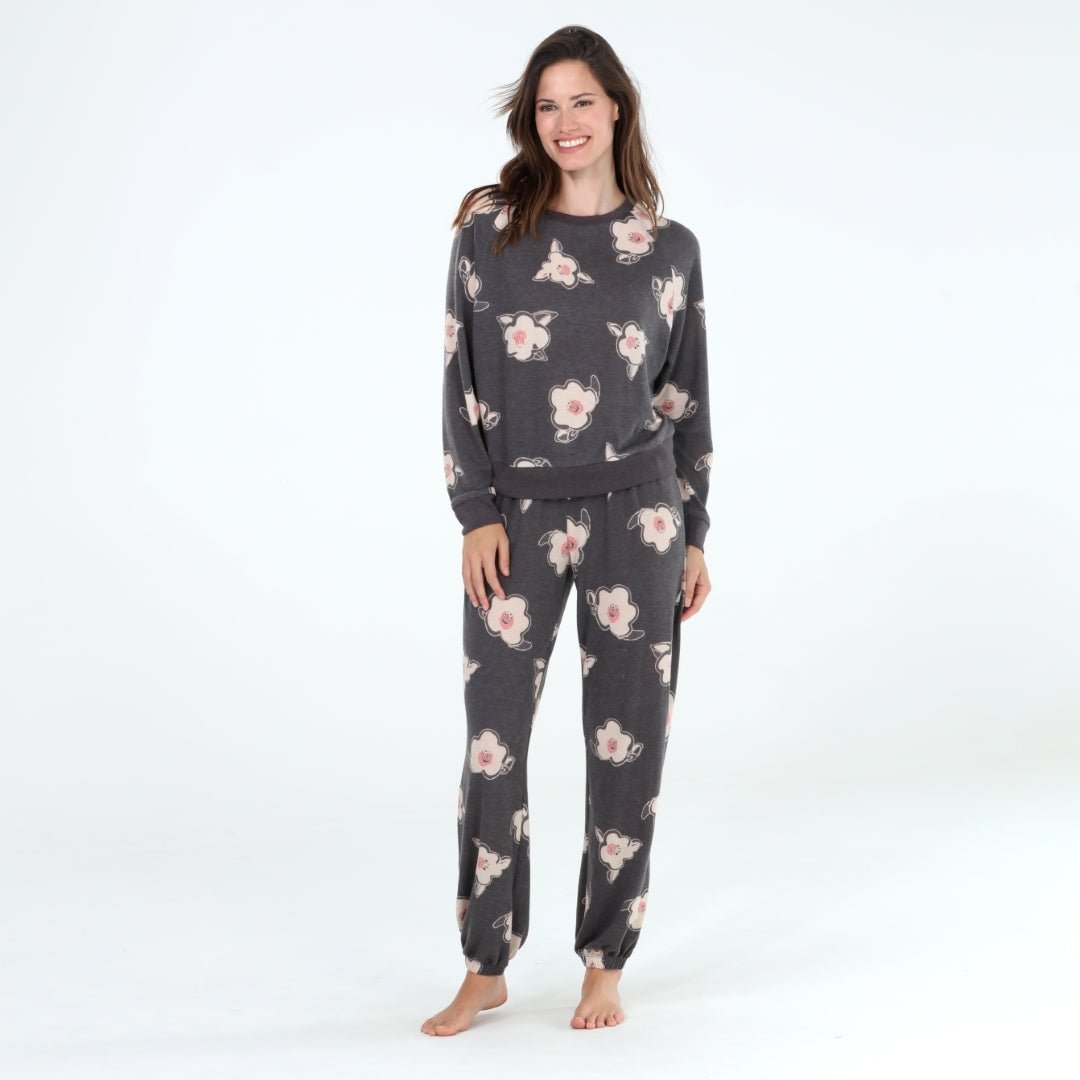 Star Seeker Long Set In Black Magnolias - Loungewear - X-Large